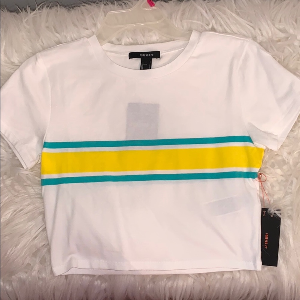 forever 21 cropped tee💛